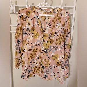 Floral blouse with ruched 3/4 sleeve